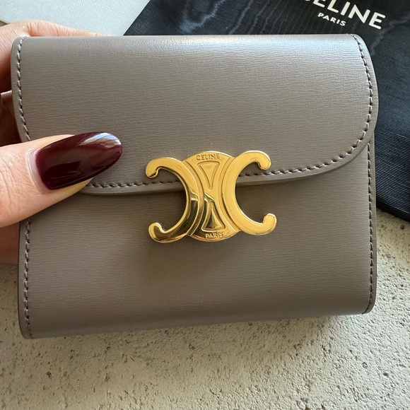 Celine Small Flap Triomphe Wallet in Pebble - Picture 3 of 9